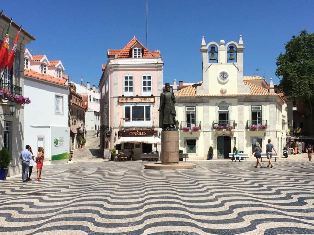 Popular tourist shopping square in Cascais, Portugal