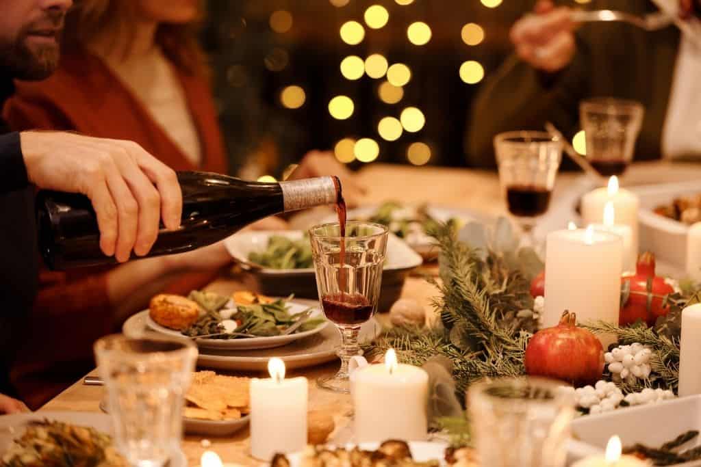 People often say "Merry Christmas" in French around Christmas dinner