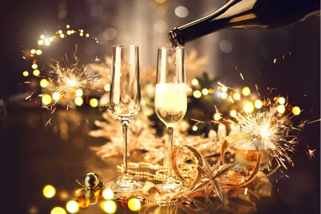 To say both Merry Christmas in French as well as Happy New Year, you would say "joyeux Noel et bonne année"