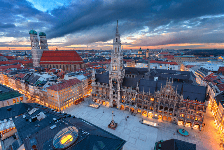 Marienplatz square in Munich at night