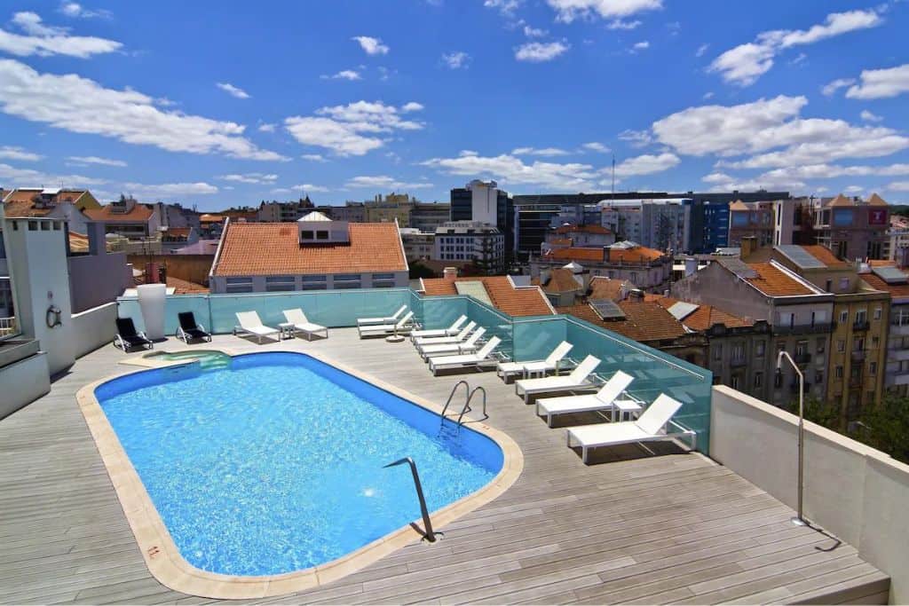 Rooftop pool at the SANA Reno Hotel in Lisbon