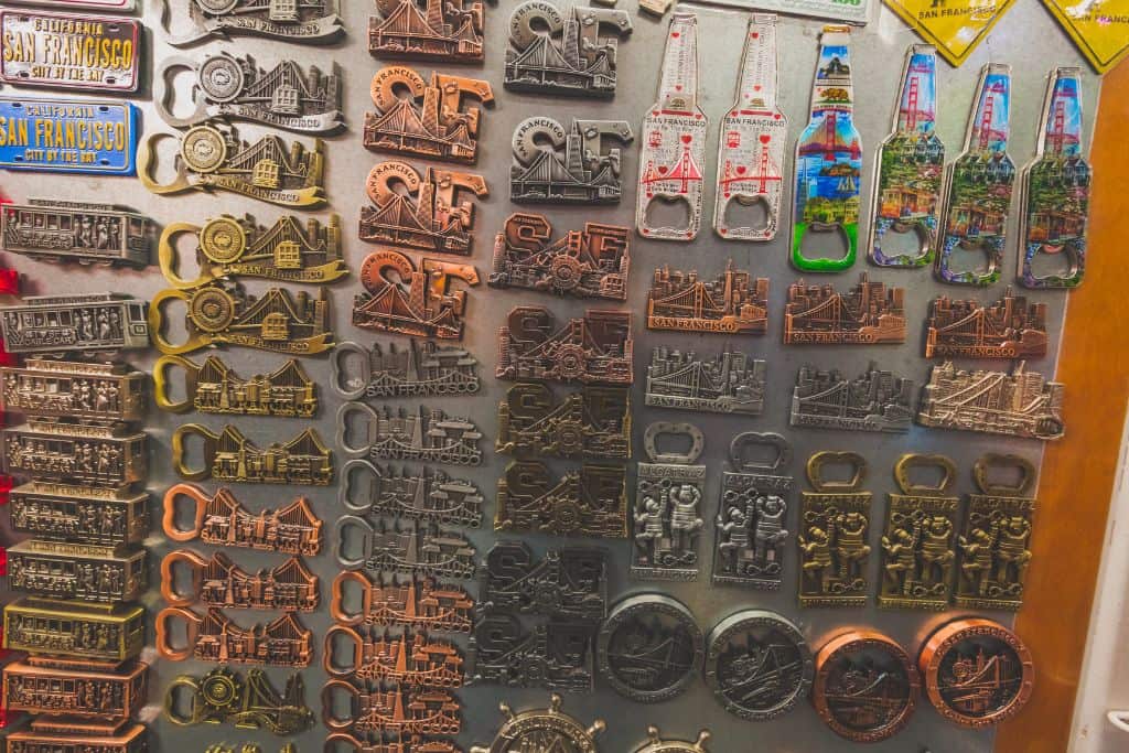 Display of refrigerator magnets