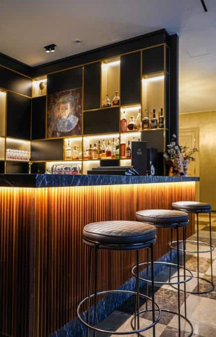 Another highlight of this Hotel Telegraaf review is the lobby bar and sitting area