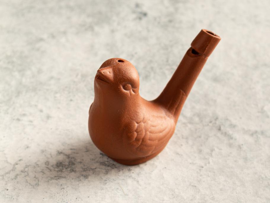 Bird whistles known as Peckvillchen in Luxembourg